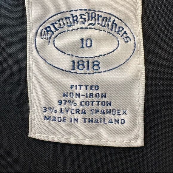 NWT Brooks Brothers black button front sleeveless fitted shirt size 10 - Picture 2 of 5